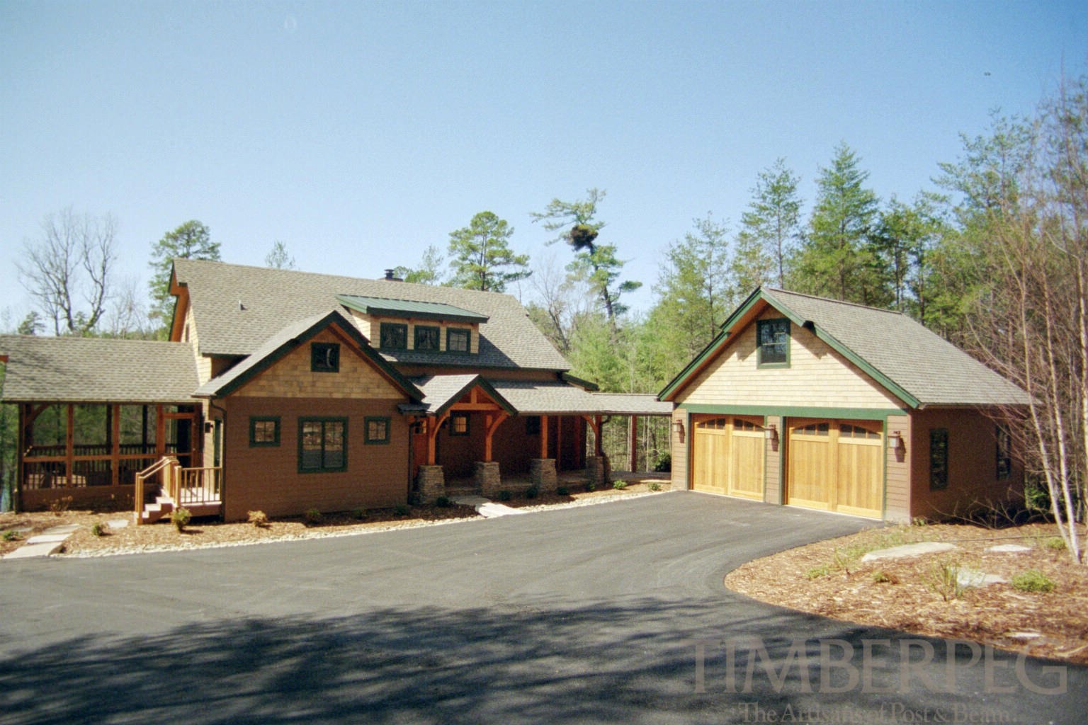 The Dry Creek, NC (T00250) exterior from driveway