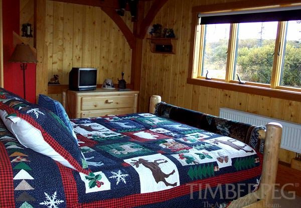 Timber Bay Bed & Breakfast, AK (5402) bedroom