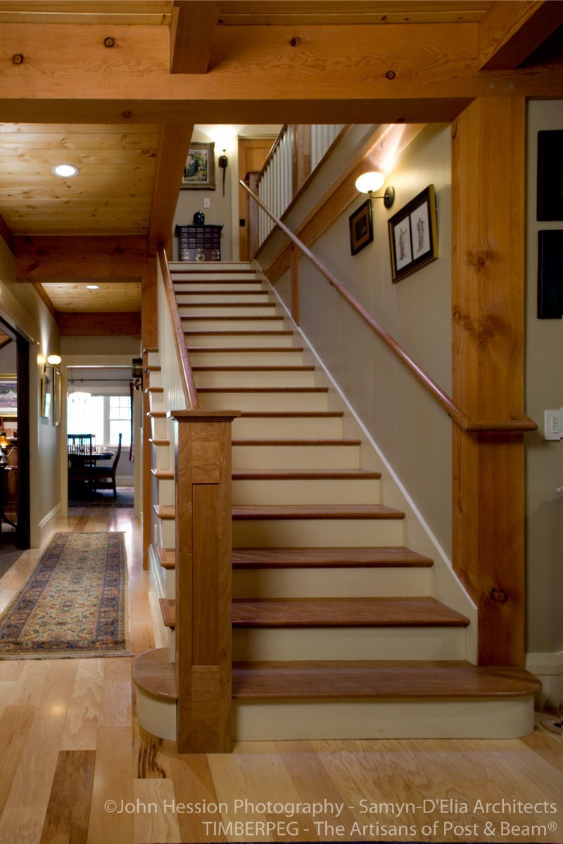 Bedford, NH (5943) stair case