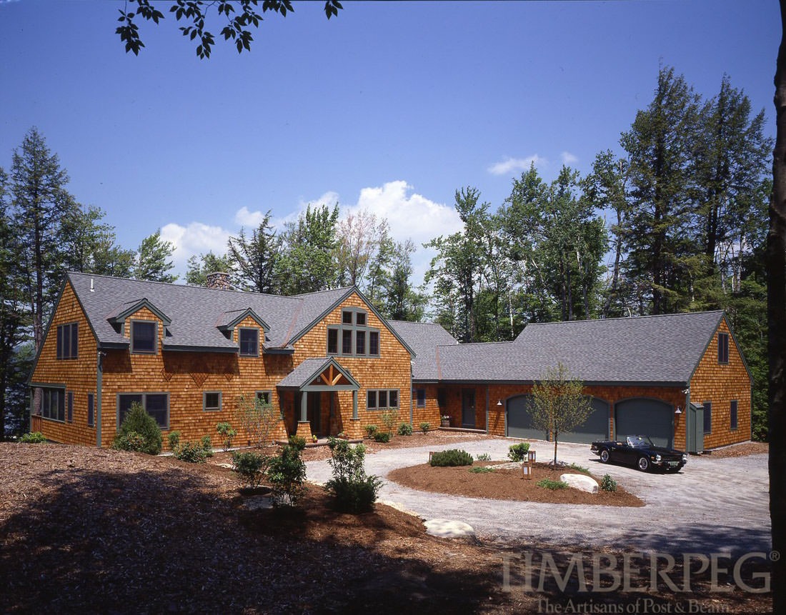 Little Lake Sunapee, NH (4797) exterior view of home from front