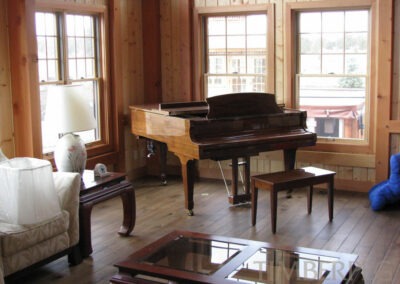 Sunburst Retreat, OR (6154/T00065) living room, featuring piano