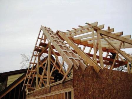 GREENNEST, Annapolis, MD (T00379) construction of timber frame roof