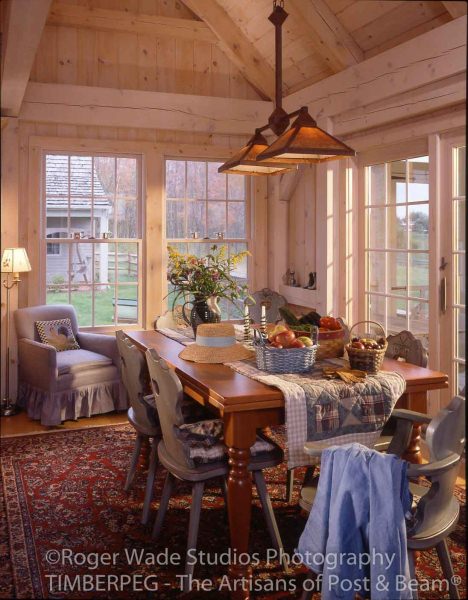 Russell, OH (4107) dining room