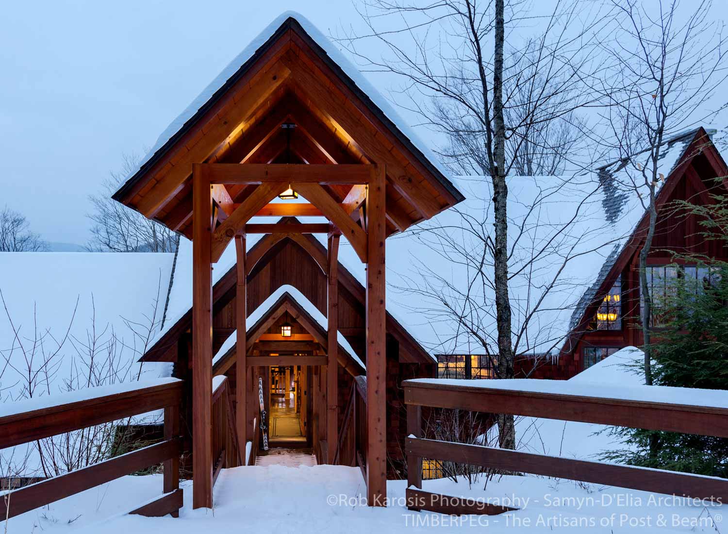 Lincoln Ski Home covered walkway to the ski trails