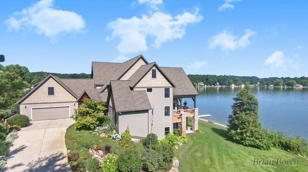 Hess Lake Lodge A Custom Michigan Timberpeg Home