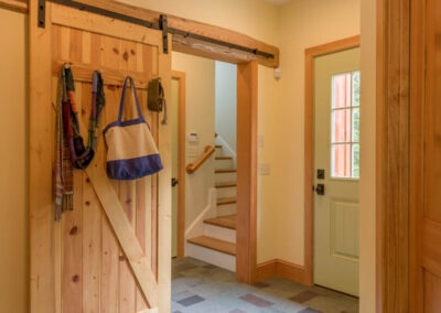South Sutton, NH (T01212) entryway