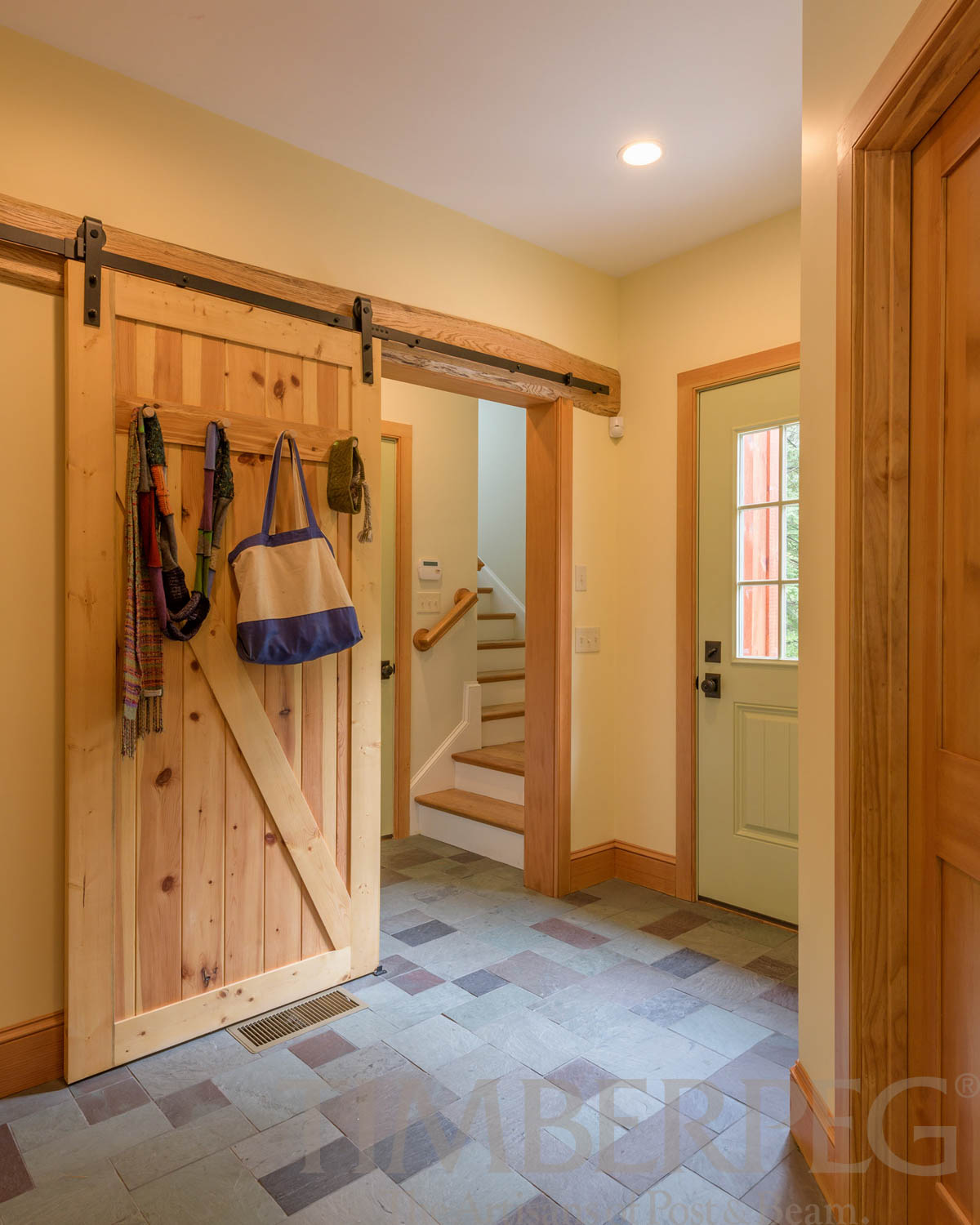 South Sutton, NH (T01212) entryway