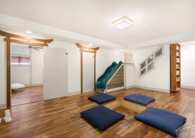 Kotonaro Kyuden T01276 room with floor seating and asian inspired doorways