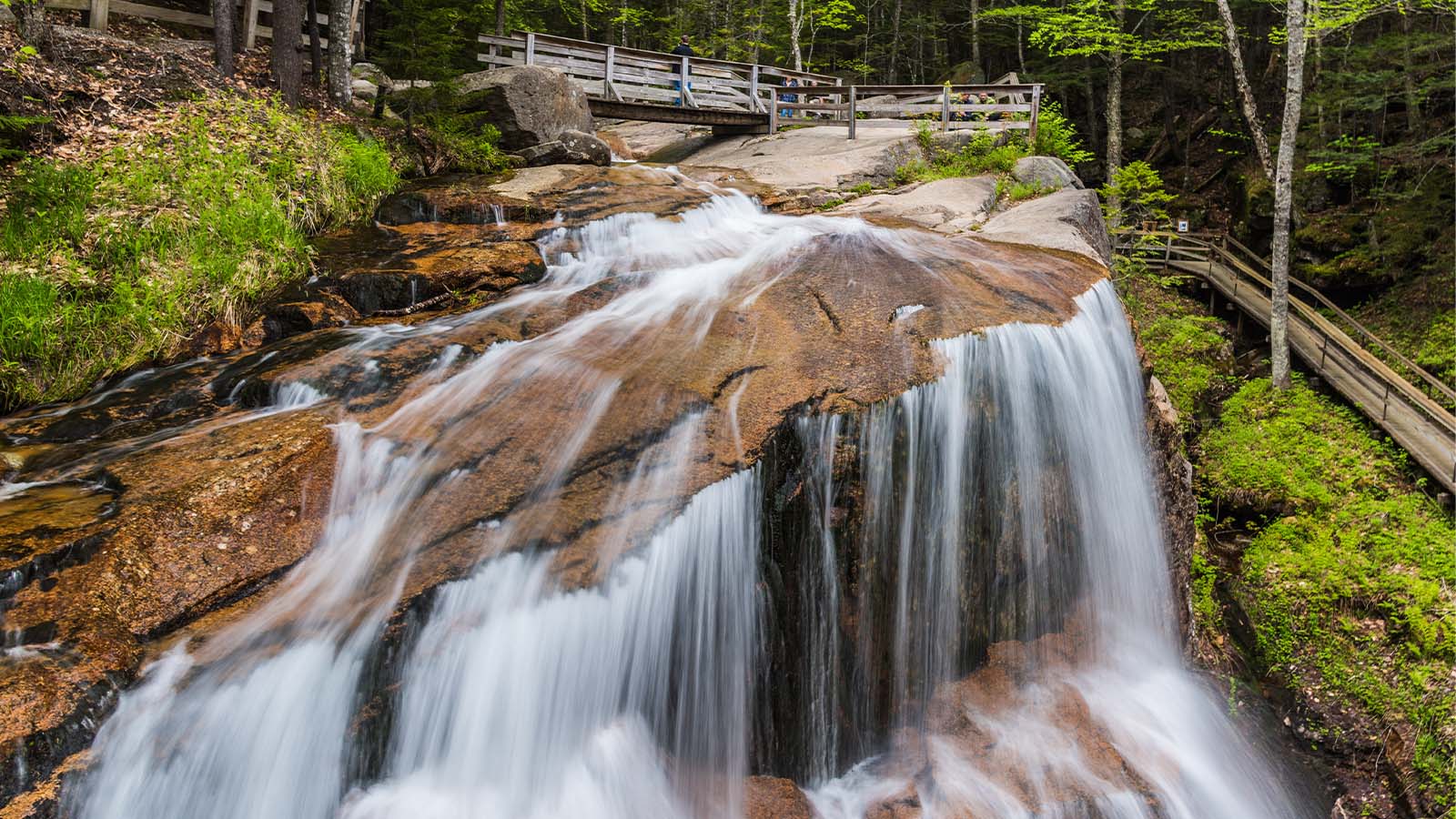 NH-AVALANCHE-FALLS-FLUME-GORGE-FRANCONIA-NOTCH-STATE-PARK
